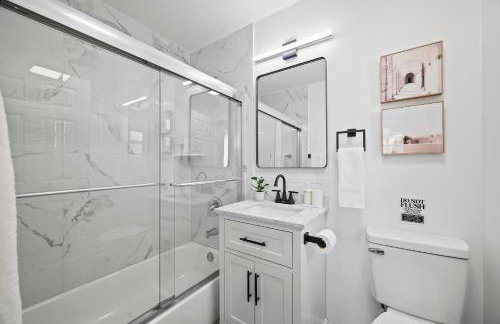 Pittsburgh Spacious and Modern Three Bedroom Apartment with Free Parking - Foto 20