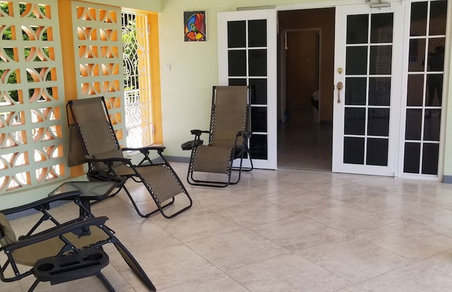 Holiday House at Villa Montego - Photo 23