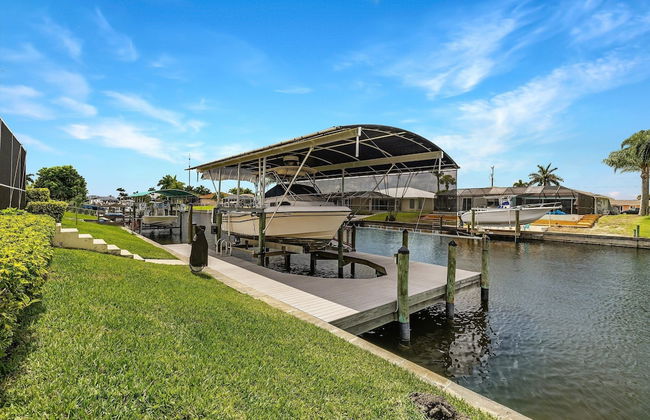 Luxury Waterfront Home With Pool 3 Bedroom Home by RedAwning - Foto 28