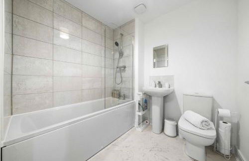 Fern Walk Modern 3 Bedroom House - Dalkeith - Photo 19