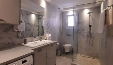 Petros Apartment Acharavi - Foto 4, towels, Shower