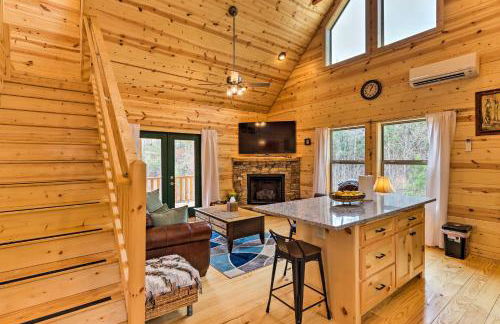Cozy Mtn Cabin Spacious Deck and Forest Views! - Foto 3