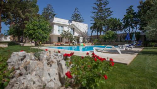 Il Giardino Dei Carrubi - Foto 1, Garden, sunbed, Garden view, furniture