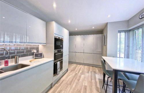 Foreman Manor Near London & Guildford 3 Bed 3 Bath - Foto 14