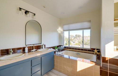 Seaside Home with Hot Tub and Patio Close to Beaches! - Foto 12