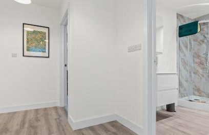 2BR Apartment with Sofa bed I Prime Town Centre Location I Gold St D-Lux, Modern Amenities, Walk to Train, Bus Stations, Shops & Cafés I Leisure and Business Stays Welcome - Foto 32