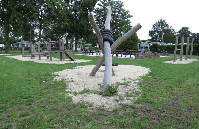 Cozy Chalet on a Holiday Park Near Alkmaar - Photo 14
