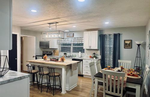 Spacious 3BR Knoxville Home - Sleeps 6 -Full Kitchen - Foto 2