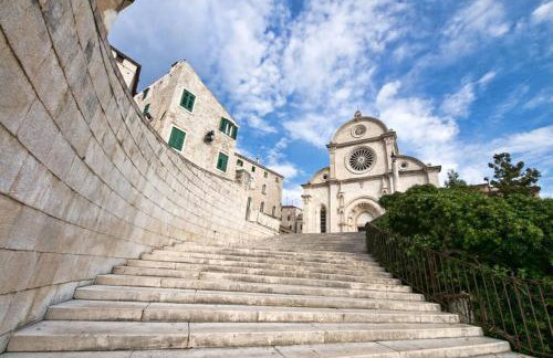 Cozy country home with heated outdoor pool - Photo 45