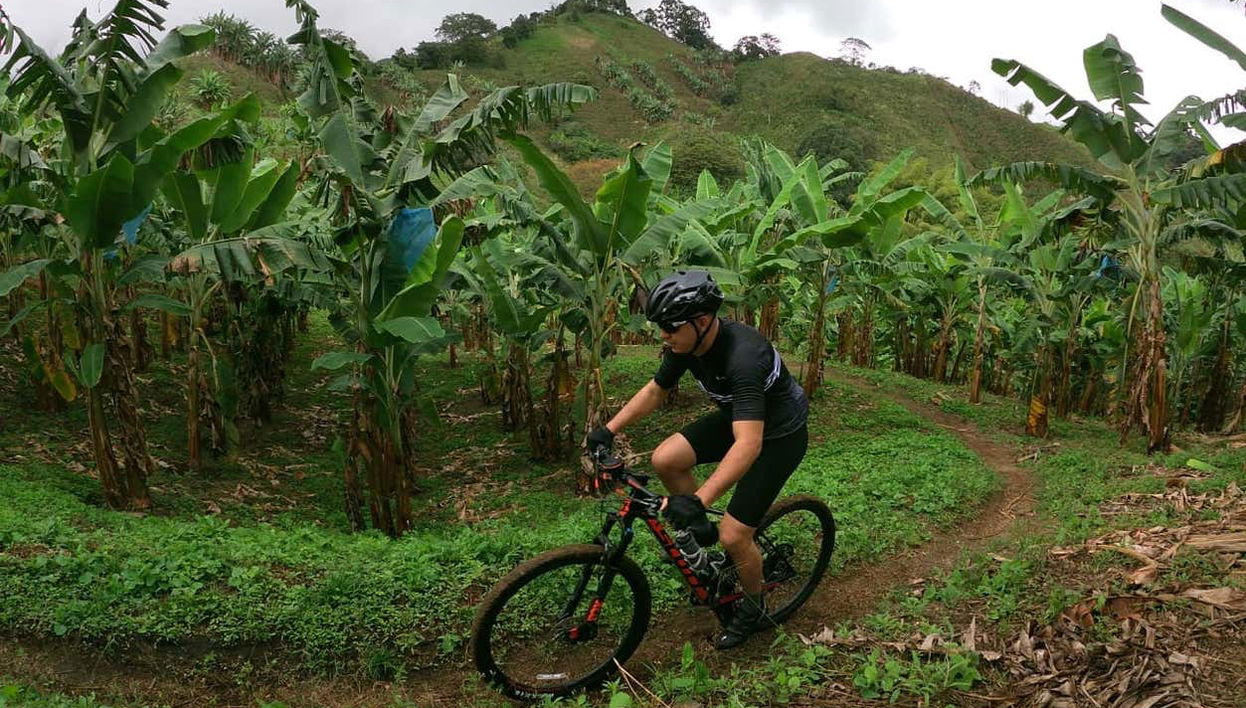 Montando en bicicleta por Calarcá