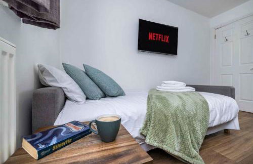 Ealing Manor - 6 beds 3 sofa beds sleeps 9 ppl - Foto 35