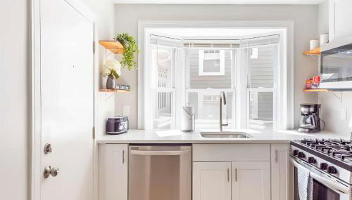 Jennifer's Cozy Apt Walk to Brown In Unit Laundry - Foto 3