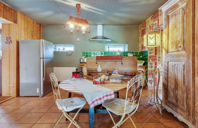 Holiday Home in Auvergne With Roofed Garden and Terrace - Foto 15