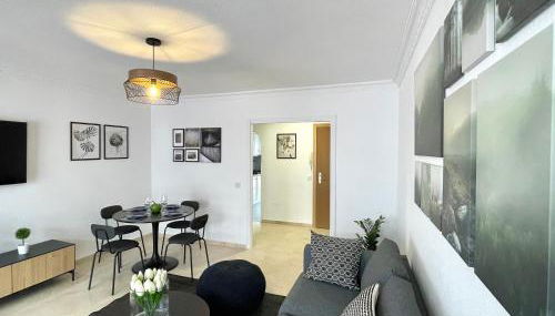 Beach Retreat 2 BR Apartment - Photo 4