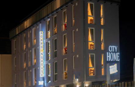 Boardinghouse City Home - Living - Photo 66