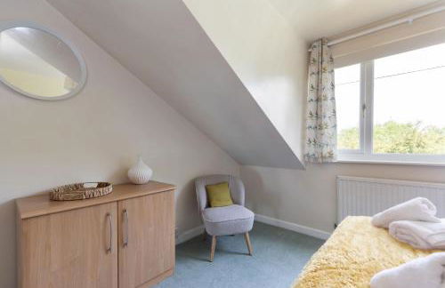 Peaceful 3-Bed Cottage in Eastington, near Stonehouse - Photo 30