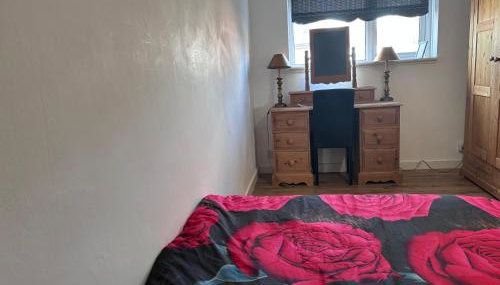 Spacious 2-bed Apartment in Hornchurch - Foto 3