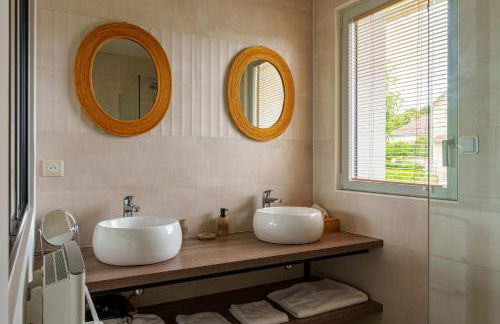 La Villa Perchée, Appartements Élégants, sauna Privé, sport, terrasses et Vue Panoramique, Parking protégé, proche PARIS - Foto 36