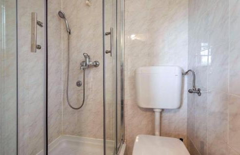 Beautiful Apartment In Klek With Wifi - Photo 24