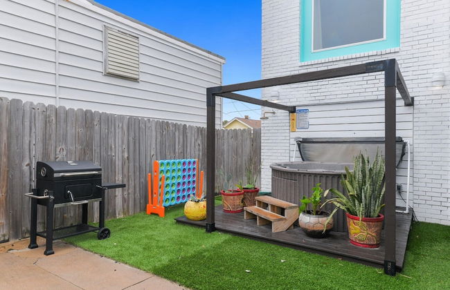 The Grand on Ave O by Ryson Vacation Rentals - Photo 7