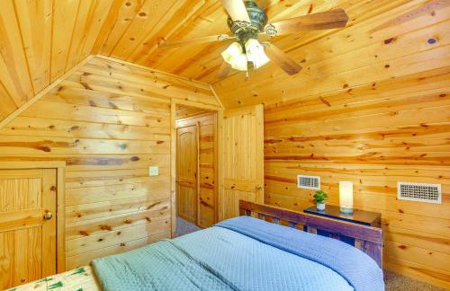 Cabin on Lake Raymond Gary with Dock, Grill and Views! - Foto 17