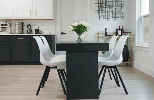 New Luxury 5BR 7BD Home Near Airport, Sleeps 10 plus - Foto 33