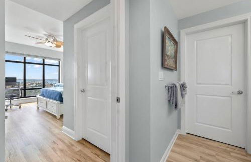 Luxury Condo at Cape Harbour Marina, Water Views! - Foto 26