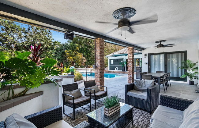 8BR Gem With Pool, Lake View & Tons of Amenities! - Foto 155