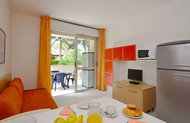 2 bedroom Apartment in Lignano Sabbiadoro with swimming pool and garden - Photo 30