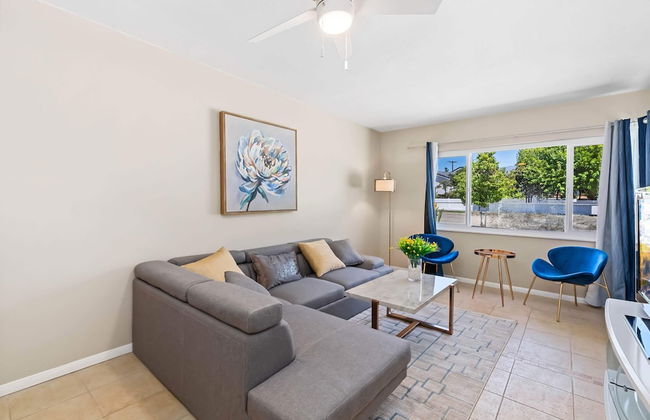 Modern Retreat With Spacious Yard & Cozy Interiors - Photo 19