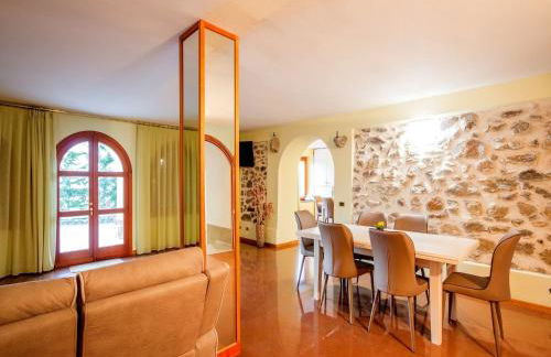 Lakeside Mansion With Pool - Foto 26