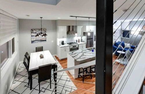 Modern Townhome Near Downtown walk to CWS! - Foto 40