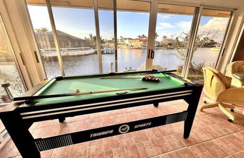 Waterfront Home With Heated Pool/Jacuzzi and only 1mile to beach - Foto 24