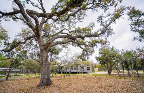 Serene Hill Country Home w/ Romantic Garden Escape - Foto 69