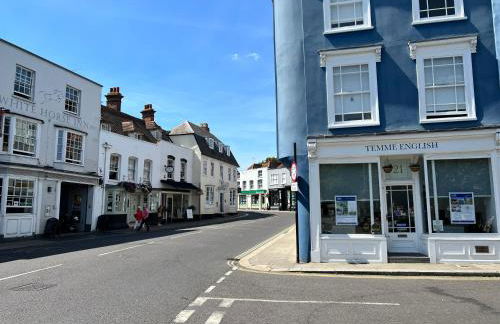 The Tower, 1 bed 1850's Tiny House - Foto 28