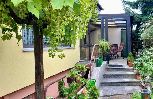 Charming, bright family home with conservatory - Foto 8