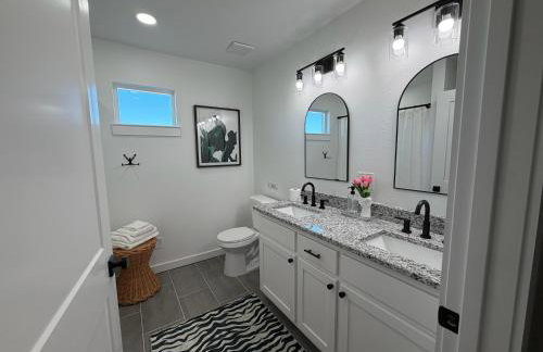 Game Night Getaway - 3BR Near WinStar - Foto 2