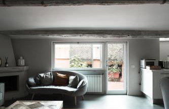 EasyTopStay - Piazza Venezia Charming Penthouse - Foto 12