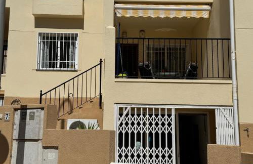 En perle med plass til voksne og familien, solfylt terrasse 5 min fra stranden - Foto 23