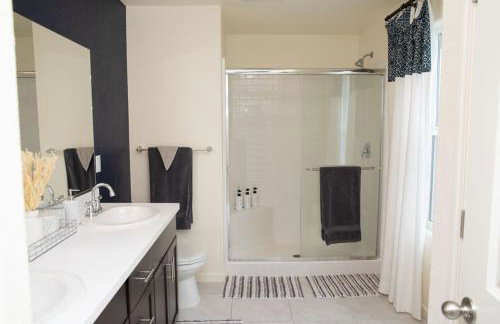 Modern 5 bed near hospitals and UC Merced - Foto 14