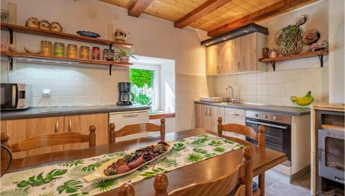 2 Bedroom Nice Home In Fuzine - Foto 3