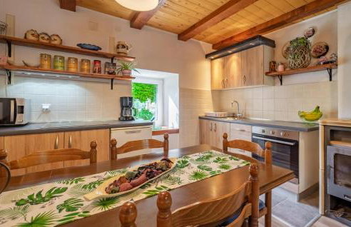 2 Bedroom Nice Home In Fuzine - Foto 3