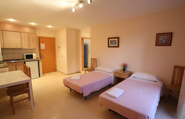 Royal Inn Aparthotel - Photo 13