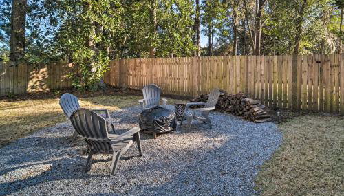Fire Pit and Yard Charming Port Royal Home! - Foto 2