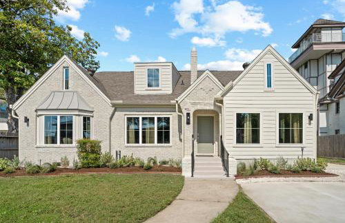 Gated Resort, 2 Homes, 9BR Ensuites, Slps27, Pool - Photo 13