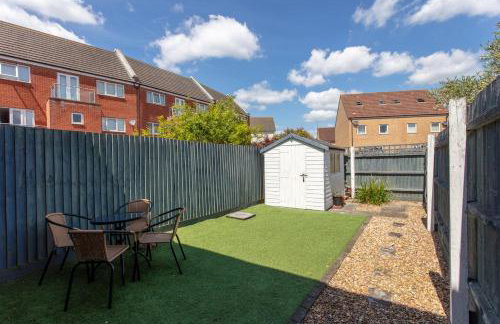 Stylish House with Driveway Parking, Self-Check-In, Fast WiFi and Smart TV by Yoko Property - Foto 22