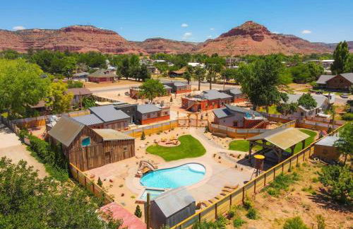 Timber & Tin H 2Bed 2Bath w Pool & Rooftop Deck - Foto 2