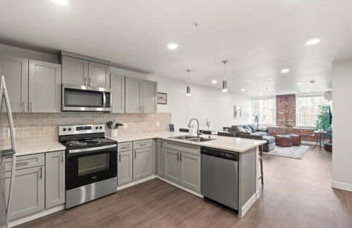 Spacious, King Bed, w Pool Table & Brunch Below! 303 - Foto 10