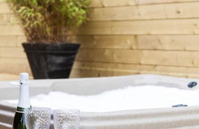 3-bed Lodge - Sleeps 7 - Hot Tub - Pet Friendly - Foto 18