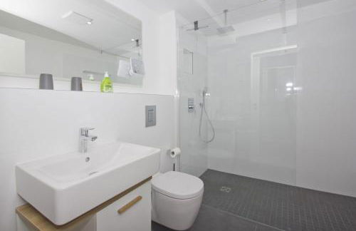 Haus Inselwind FeWo MEERstrand mit Schwimmbad und Saunanutzung im AHOI-Erlebnisbad Sellin - Foto 15